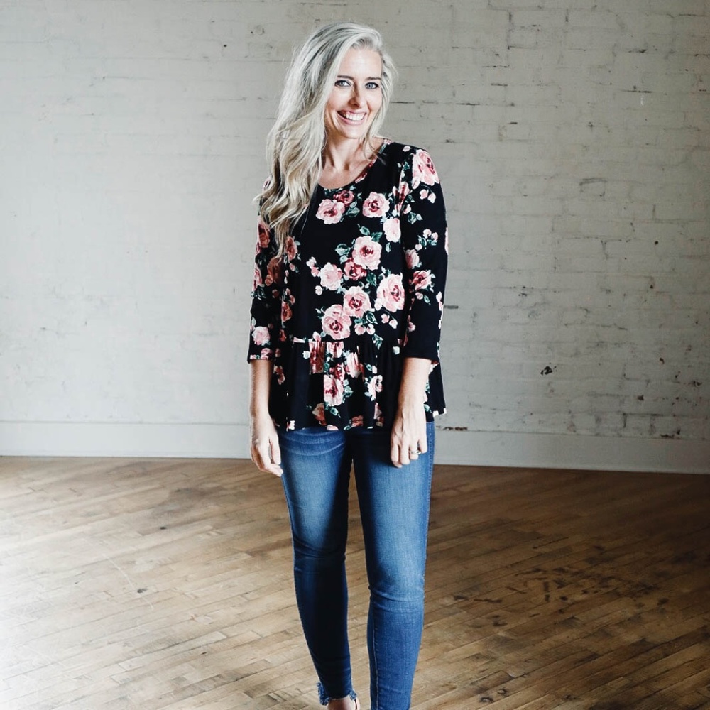 🌷 3 LEFT 🌷 Black Floral Peplum Top